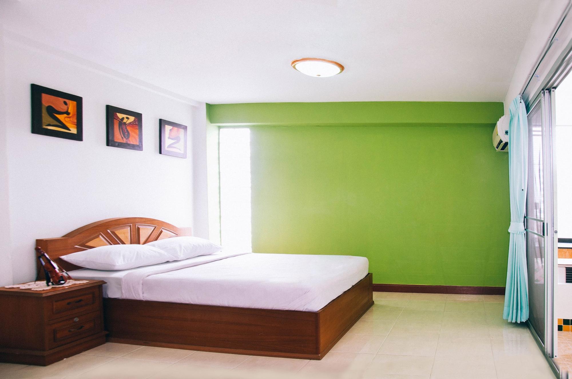 Golden House @ On-Nut Station Motel Bangkok Exterior photo