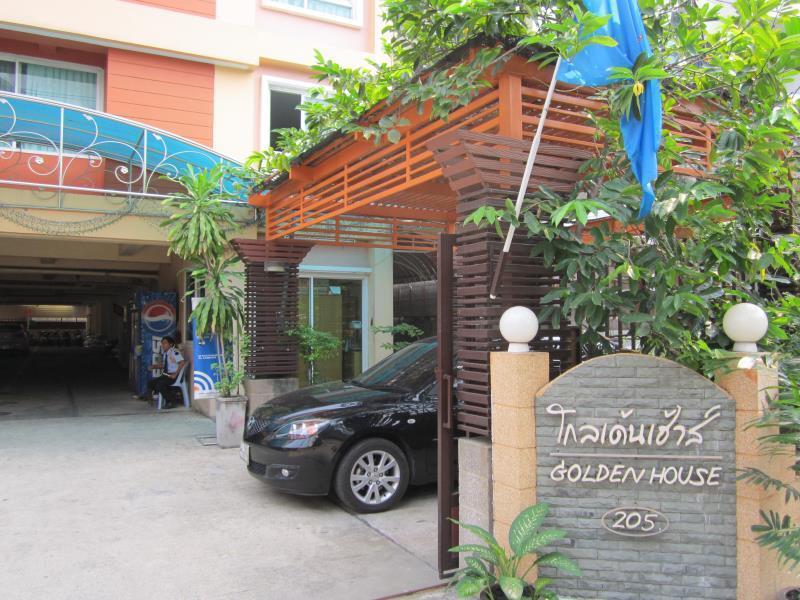 Golden House @ On-Nut Station Motel Bangkok Exterior photo