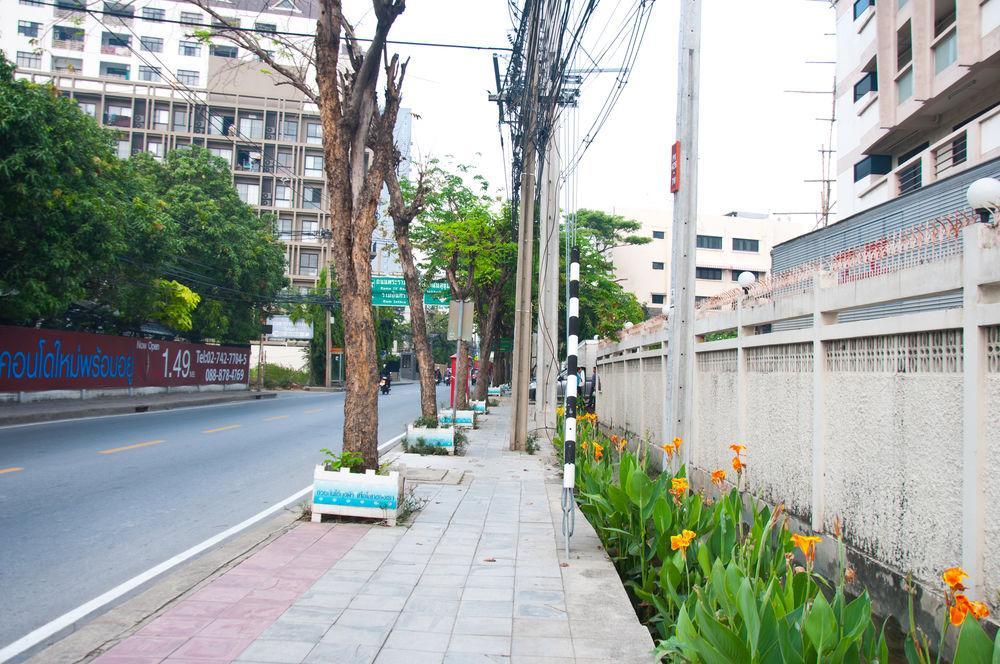 Golden House @ On-Nut Station Motel Bangkok Exterior photo