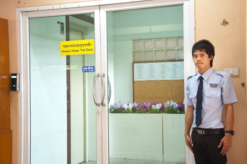 Golden House @ On-Nut Station Motel Bangkok Exterior photo