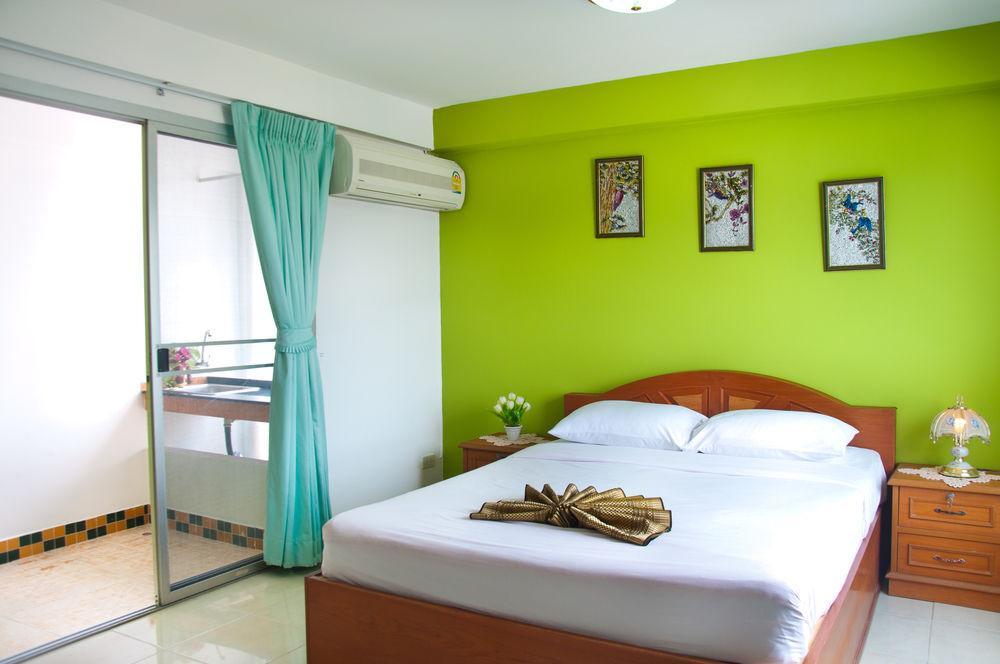 Golden House @ On-Nut Station Motel Bangkok Exterior photo