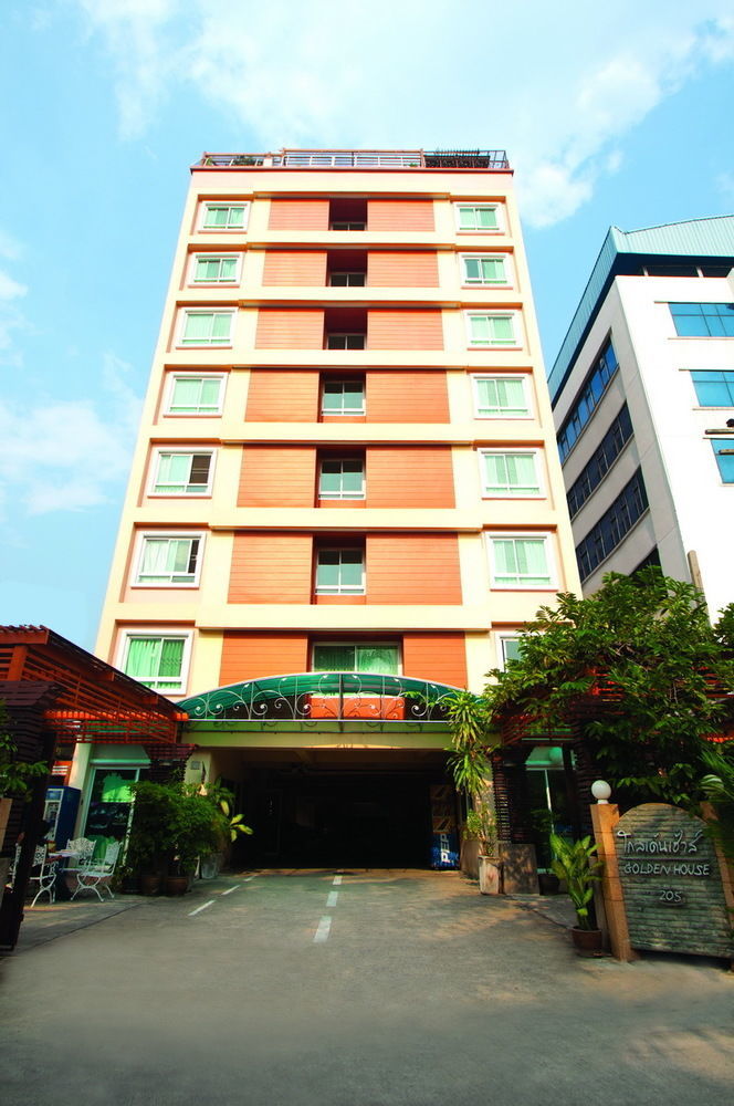 Golden House @ On-Nut Station Motel Bangkok Exterior photo