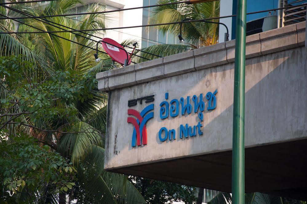 Golden House @ On-Nut Station Motel Bangkok Exterior photo